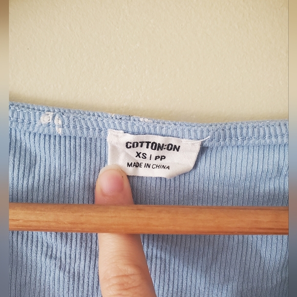 Floral top - Picture 2 of 3